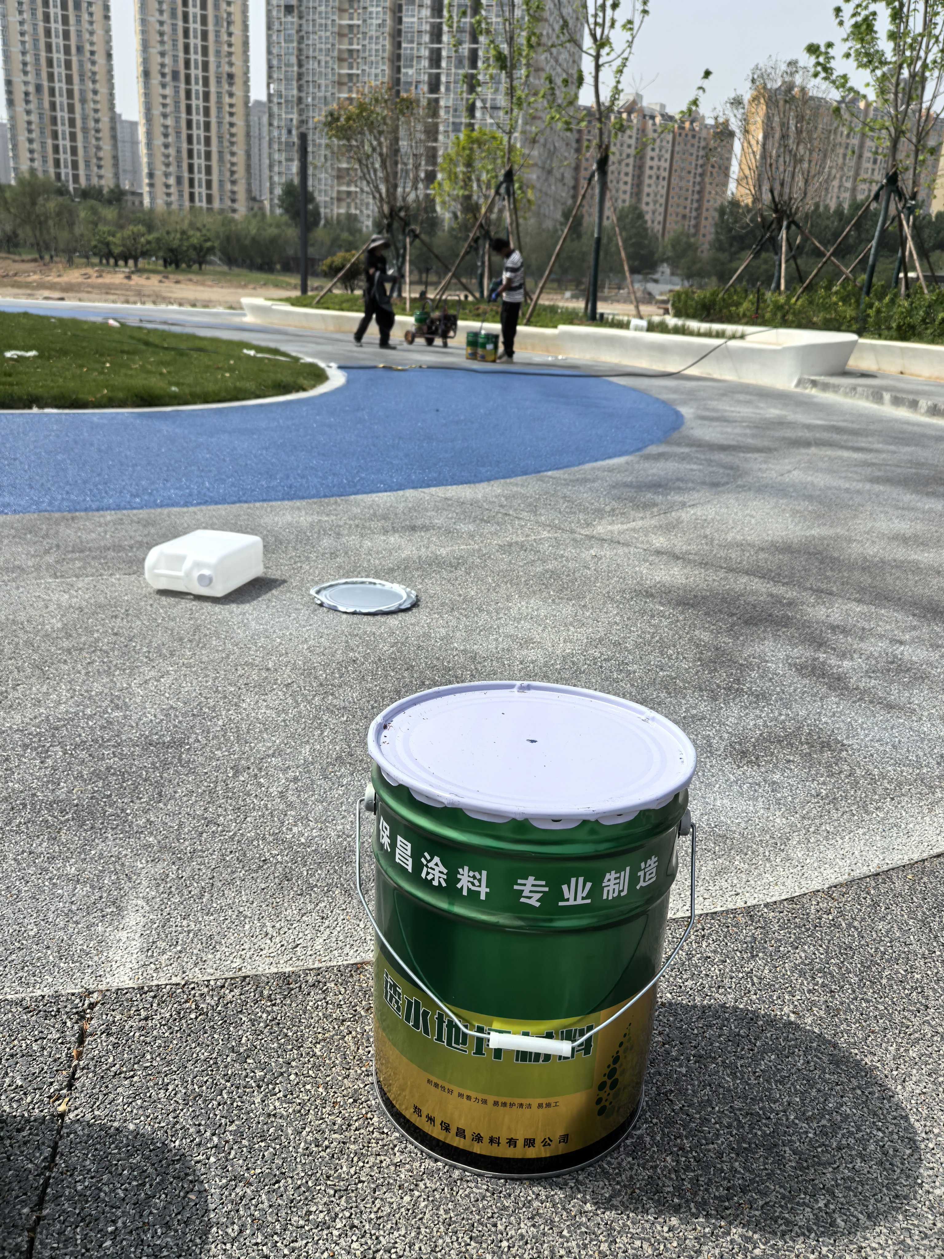 洛阳公园步道透水混凝土施工，新郑透水地坪施工/露骨料透水混凝土施工，河南，洛阳，偃师|涧西|嵩县，保昌涂料公司