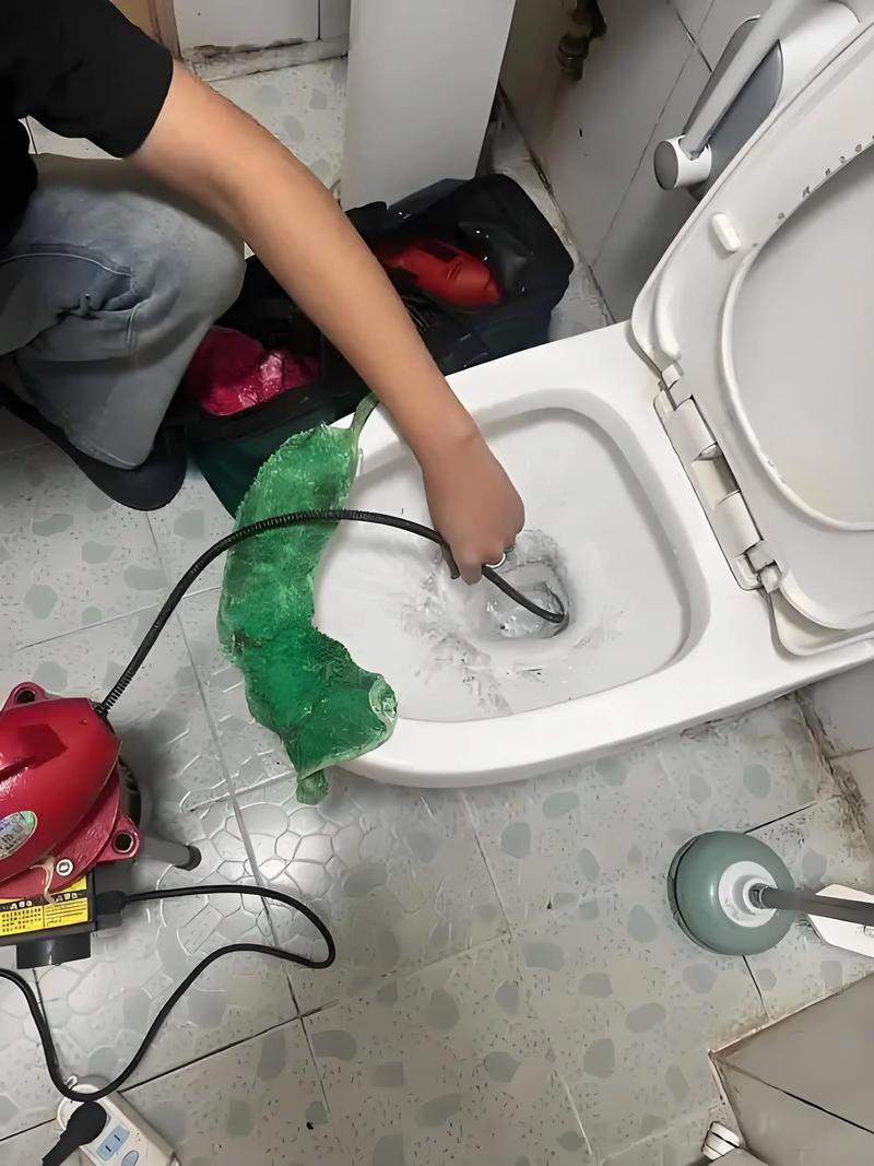 河北石家庄小区马桶疏通哪个好，敏捷管道疏通维修，马桶堵塞疏通，马桶下水疏通，家用马桶疏通，家庭马桶疏通，联系方式推荐13028605016。